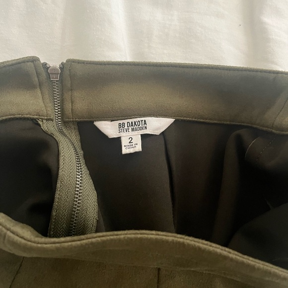 BB Dakota Steve Madden Size 2 Mini Skirt NWOT - Picture 3 of 3